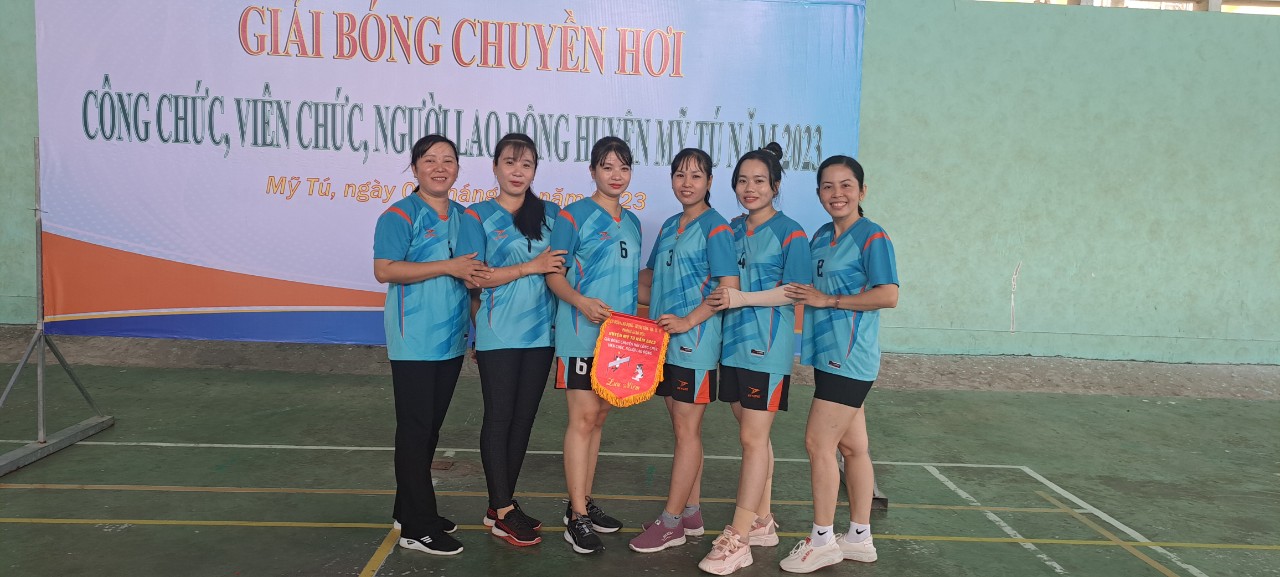 Tham gia Bóng chuyền hơi 2023