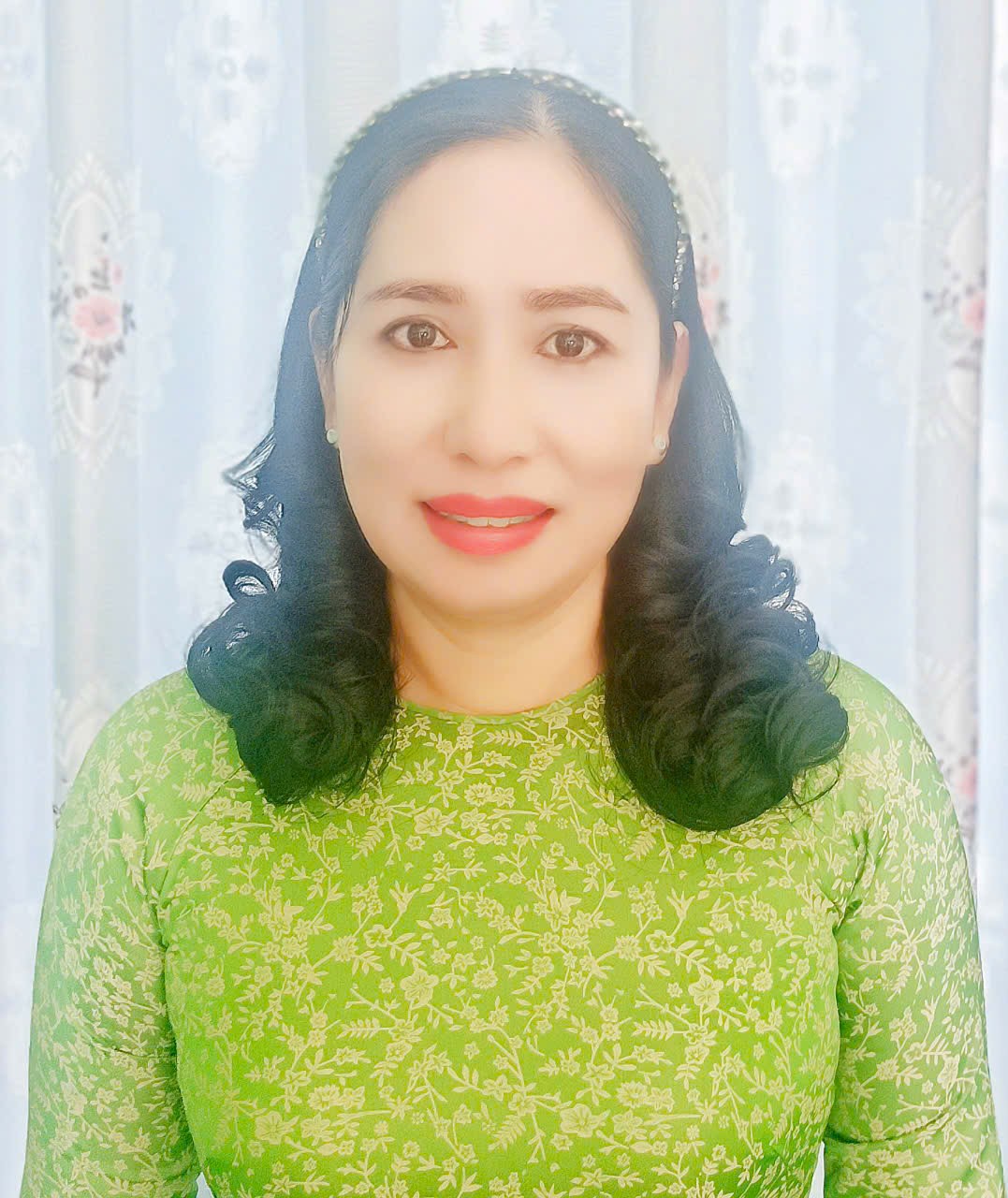 Cô Đỗ Thị Cẩm Tú- Hiệu trưởng